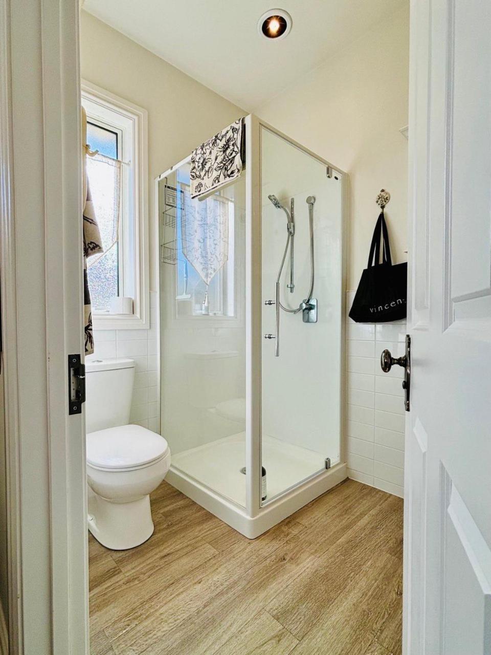 Papanui Paris Inspired Apartment كريستتشيرش المظهر الخارجي الصورة